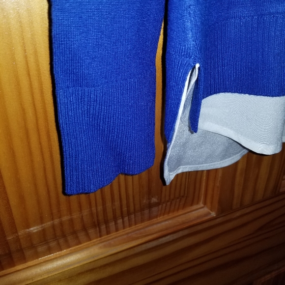 Calvin Klein sweater - Picture 2 of 4